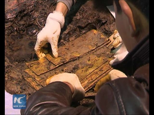 Des richesses cachées découvertes : 840 pièces d'or de l'âge du fer trouvées dans un trésor au marché de Wickham en Angleterre