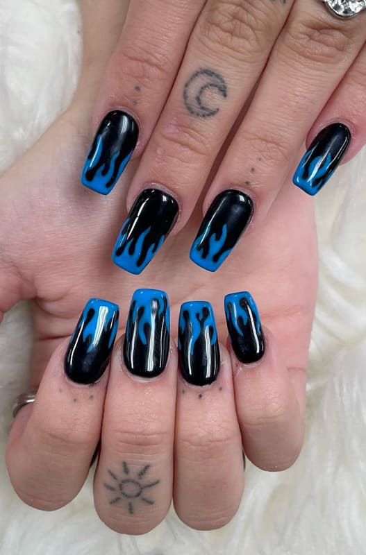 Más de 50 impresionantes ideas de diseño de manicura de uñas azules